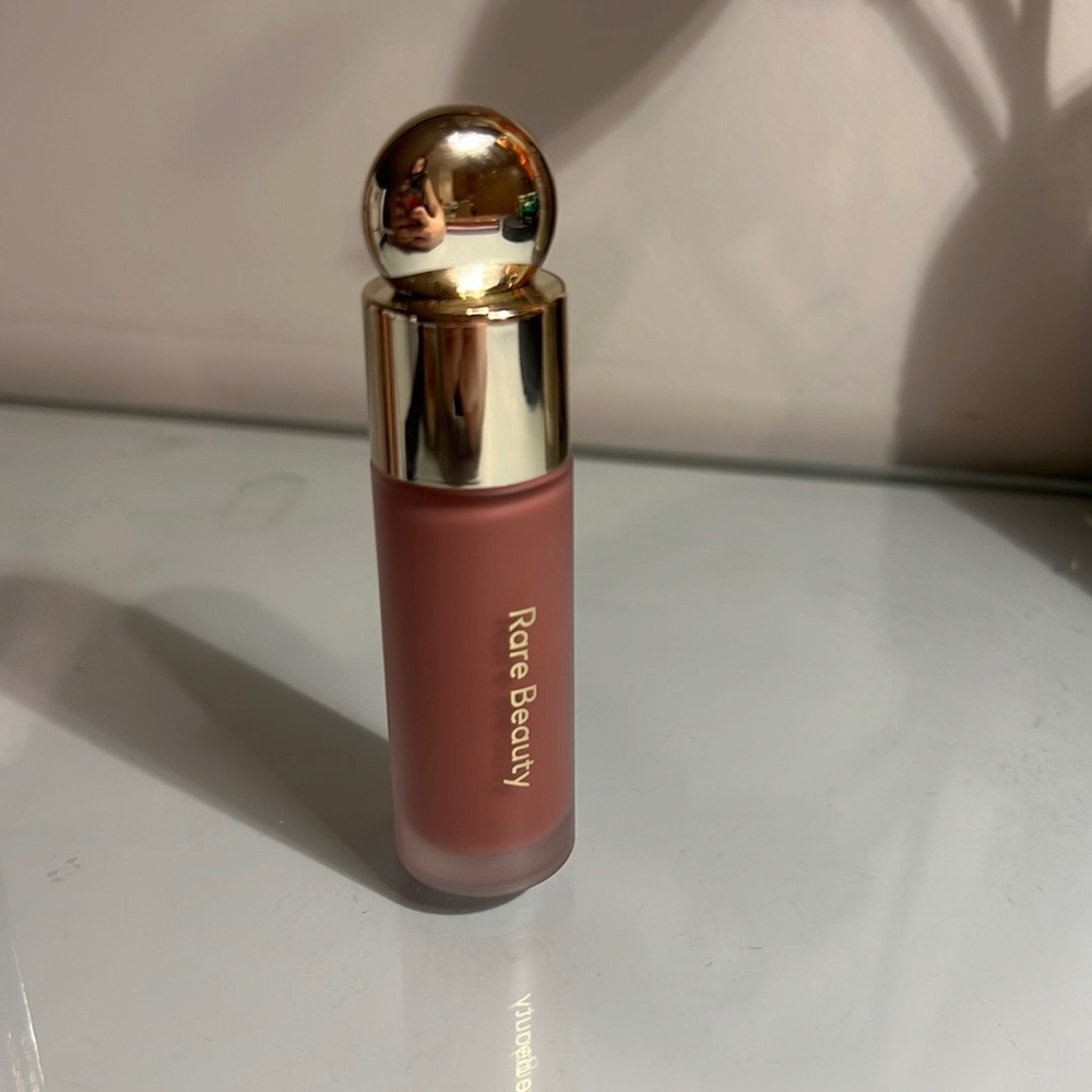 Rare beauty liquid blush- encourage